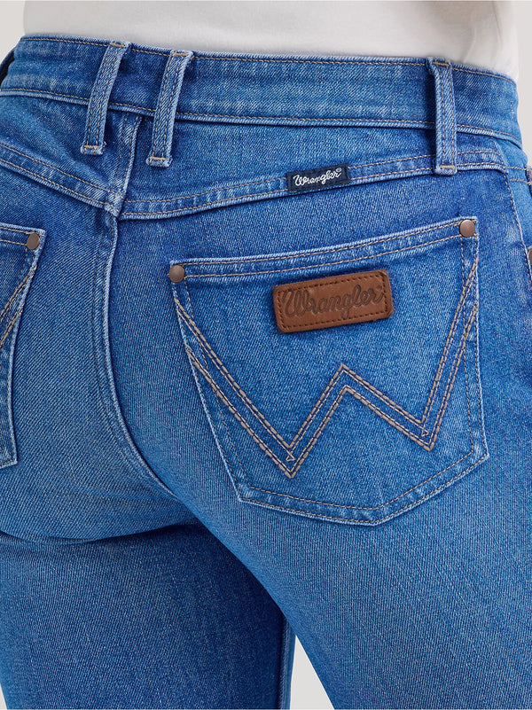 Wrangler Retro® Ladies' Mae Relaxed Fit Mid Rise Trouser Jeans in Bridget Wrangler Retro® Ladies' Mae Relaxed Fit Mid Rise Trouser Jeans in Bridget