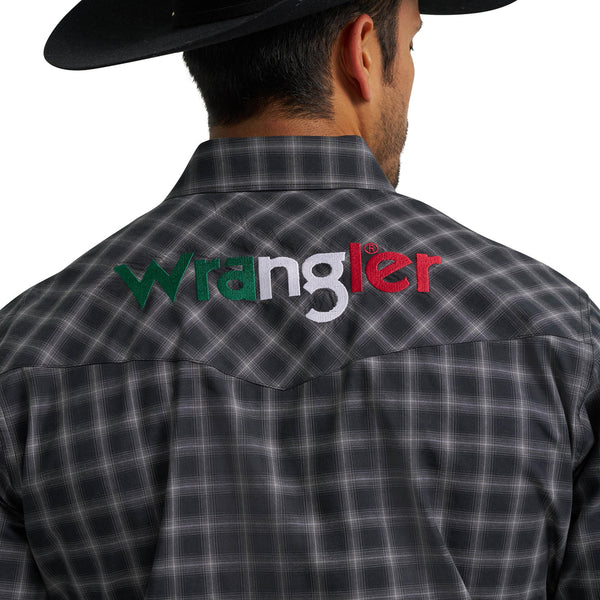 Wrangler Men's Black Plaid Western Logo Snap Shirt-112369436