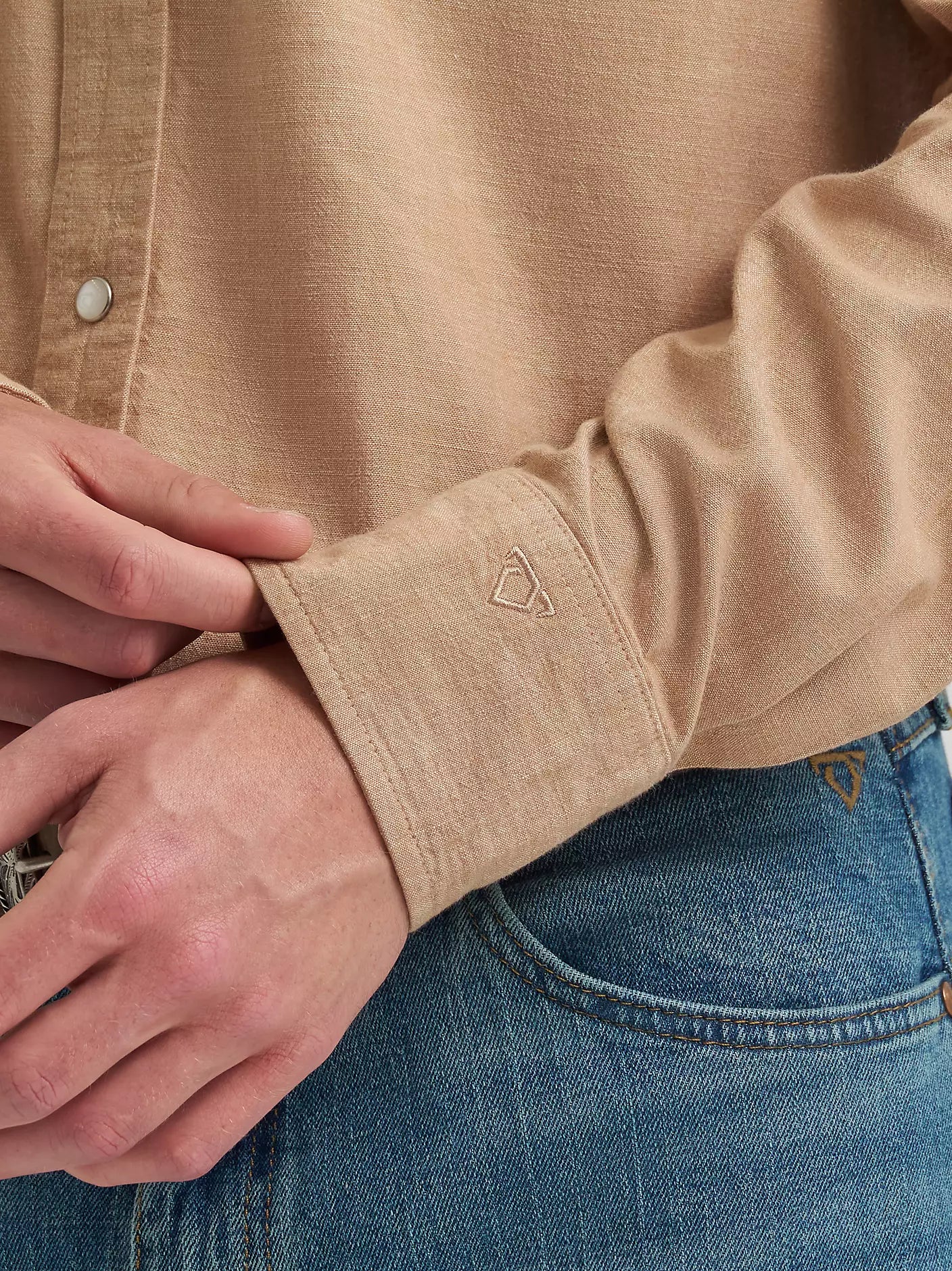 Men's Wrangler Cody Johnson Two Pocket Western Snap Shirt - Brown - 112374497