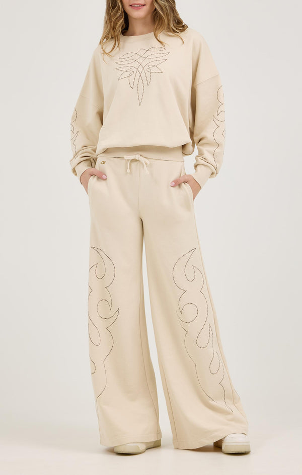 Wrangler Ladies Lainey Wilson Long Sleeve Cowboy Sweatshirt - Cream - 112375627