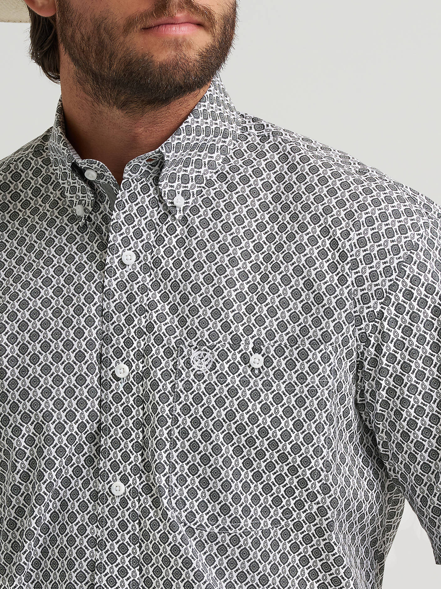 Wrangler Men's George Strait Grey Medallions Short Sleeve Shirt-112379058