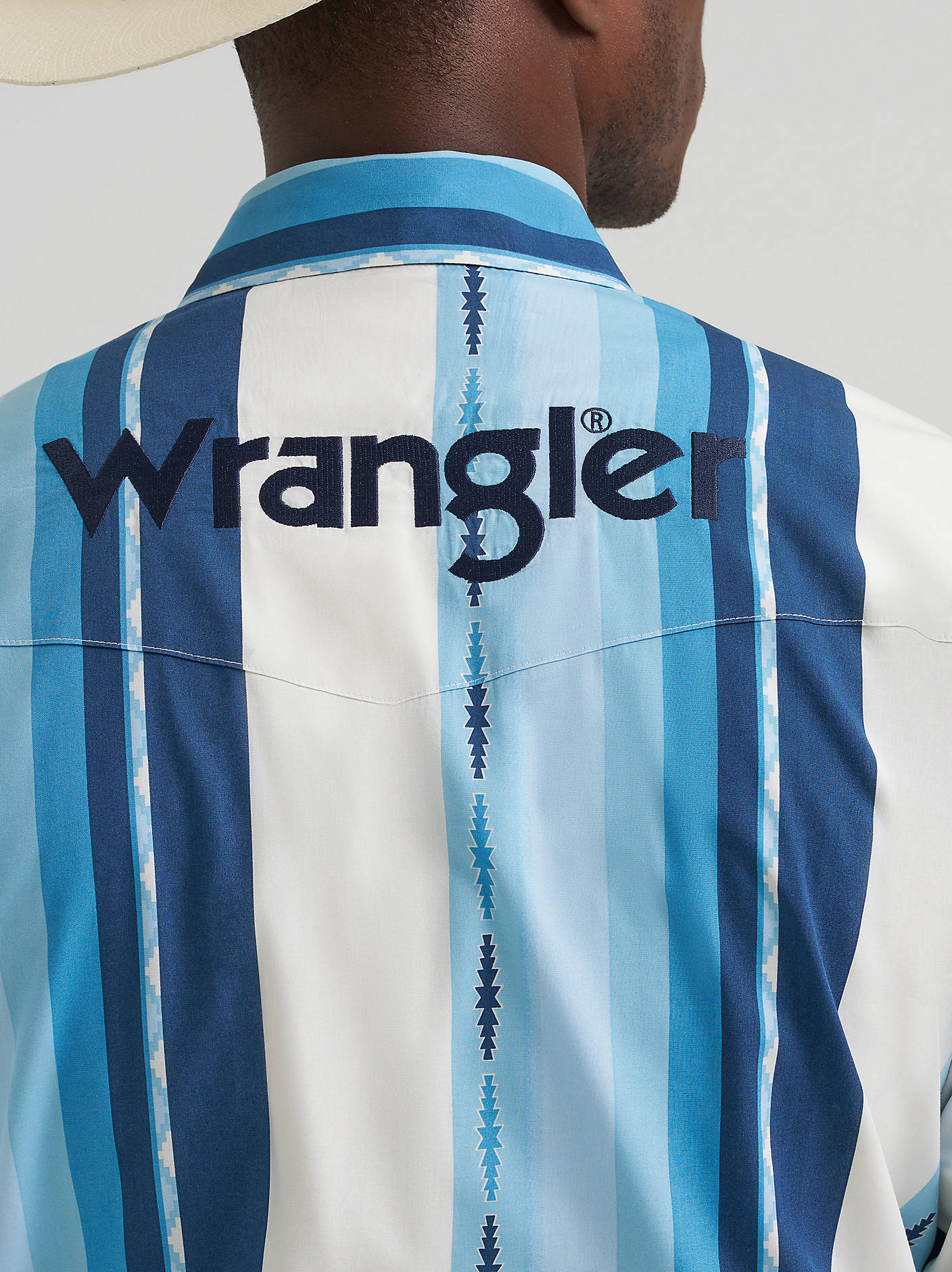 Wrangler Men's Blue Clouds Logo Long Sleeve Snap Shirt-112379239