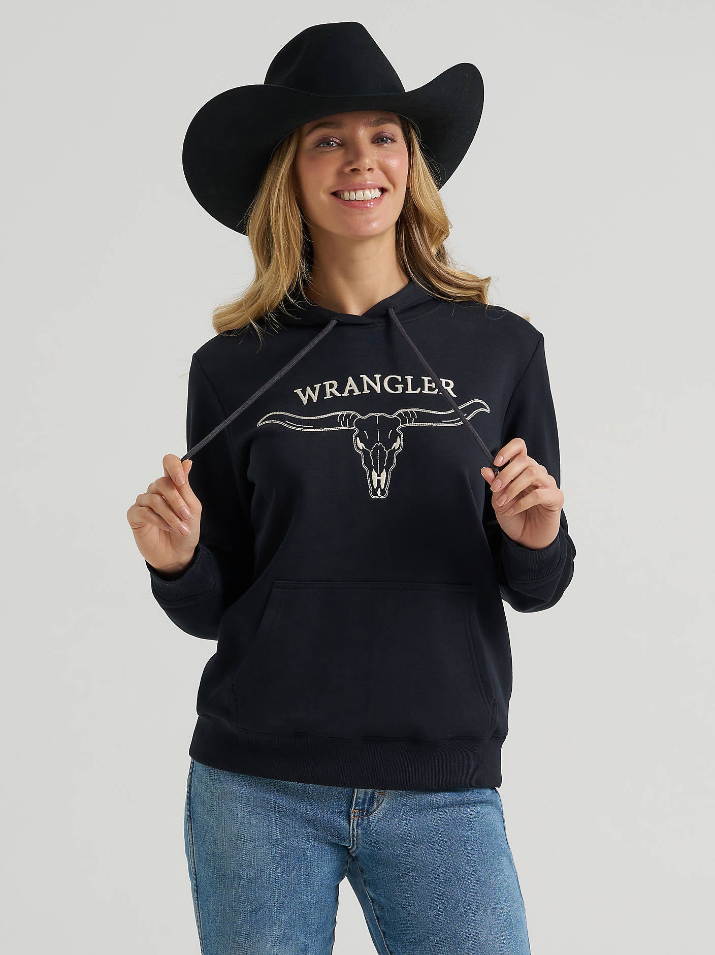 Wrangler Ladies Embroidered Steer Head Graphic Pullover Black Hoodie-112380251