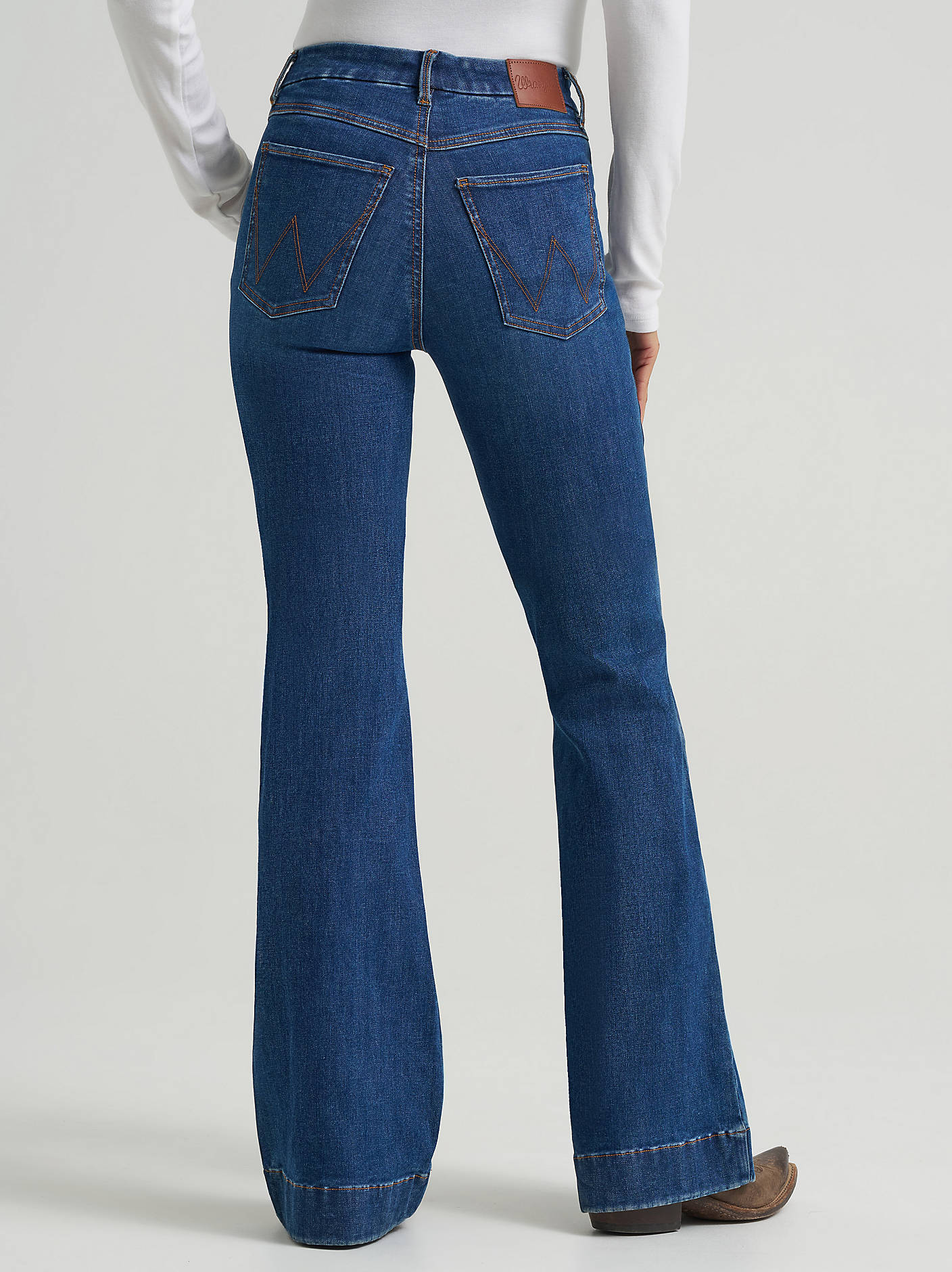 Wrangler Ladies Bespoke High Rise Trouser Jean Reina 112382765