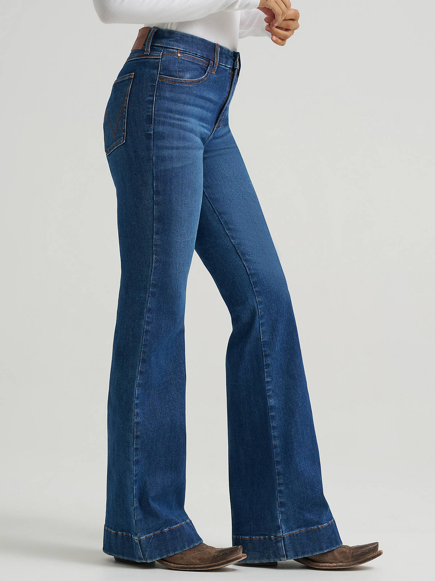 Wrangler Ladies Bespoke High Rise Trouser Jean Reina 112382765