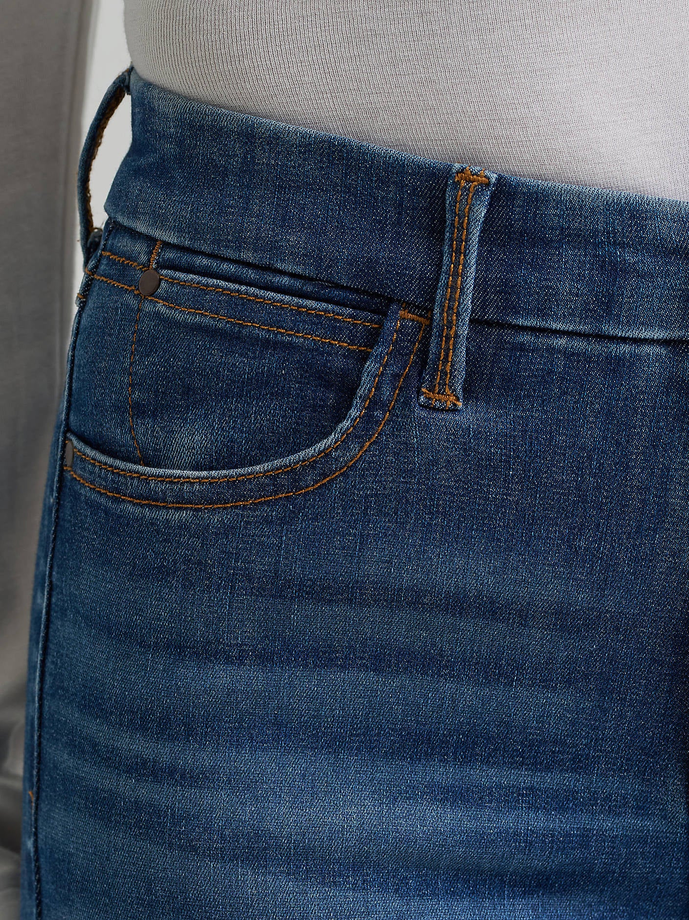 Wrangler Ladies Bespoke High Rise Trouser Jean Reina 112382765