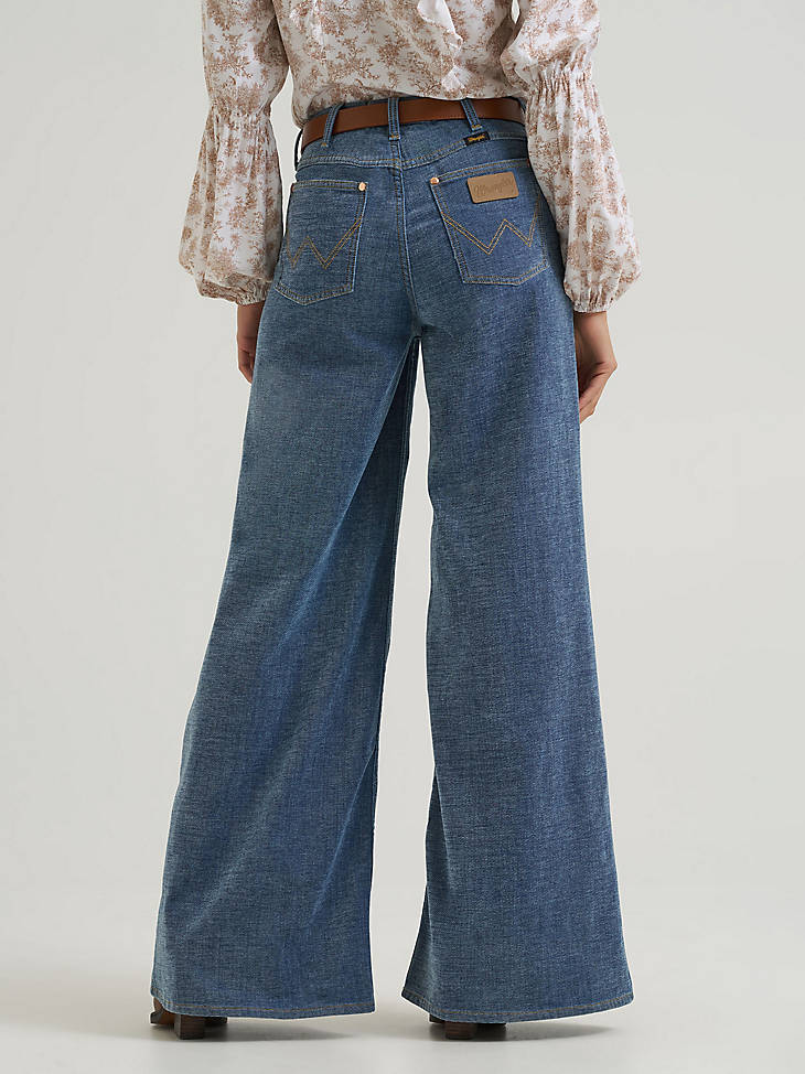 Wrangler Ladies Lainey Wilson Cheeky Wide Leg Chenille Jean 112382902