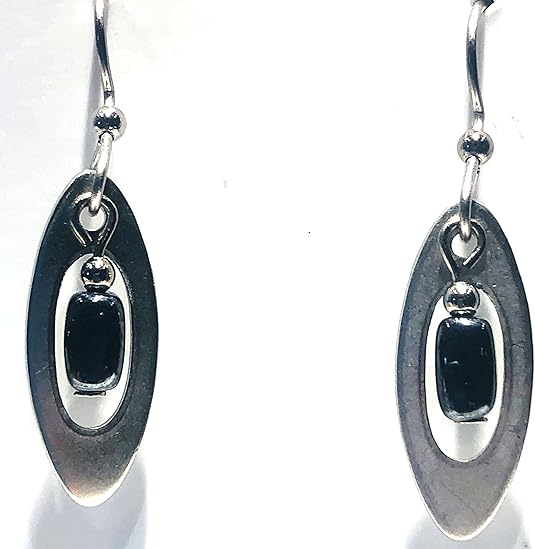 Silver Forest Open Oval with Black Bead Pierced Earrings - NE-2397