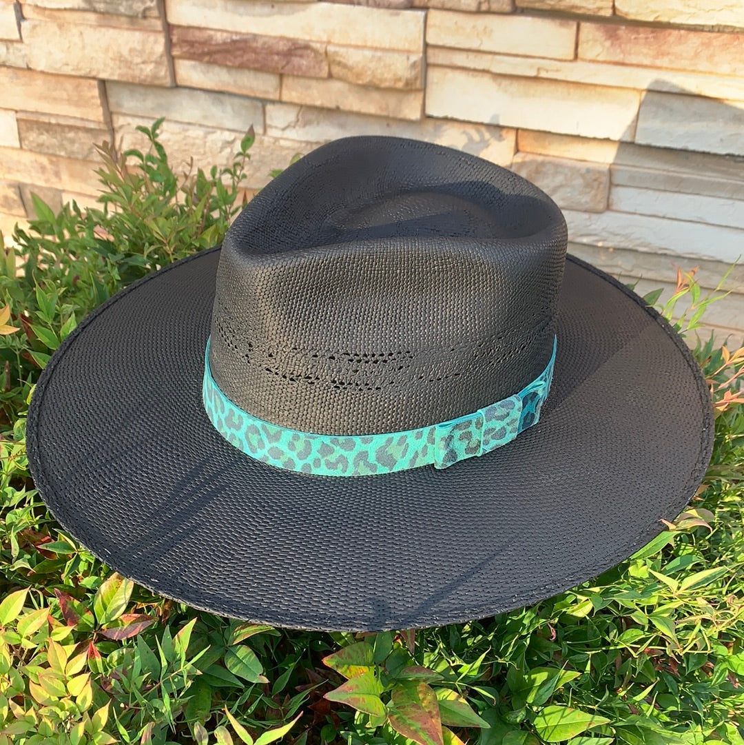 Twister Black Pinch Front Straw Flat Brim Hat